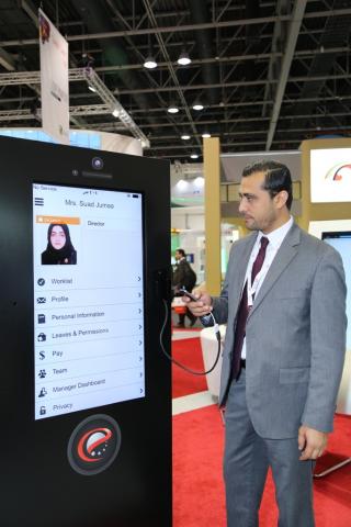 Dubai Smart Government Department makes “smart employee” app available for 40 government entities 