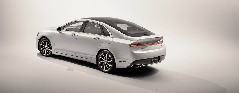 2017_Lincoln_MKZ-2.jpg