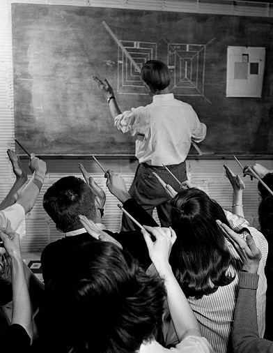 Artist-Josef-Albers-with-his-class-at-Black-Mountain-College_shot-for-Life-magazine-_Photo-by-Genevieve-Naylor_Corbis-via-Getty-Images.jpg