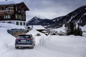 Audi-e-tron-electrifies-World-Economic-Forum-in-Davos_2-300x200.jpg