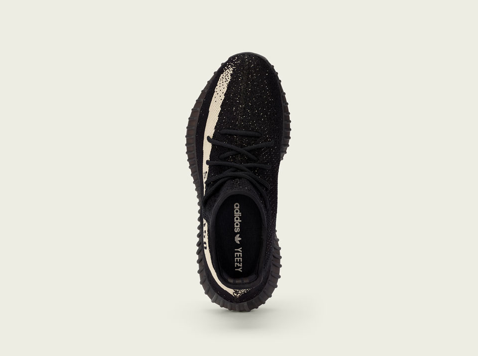 STILLS_YEEZY350_V2_COREWHITE_PR_300_5.jpg