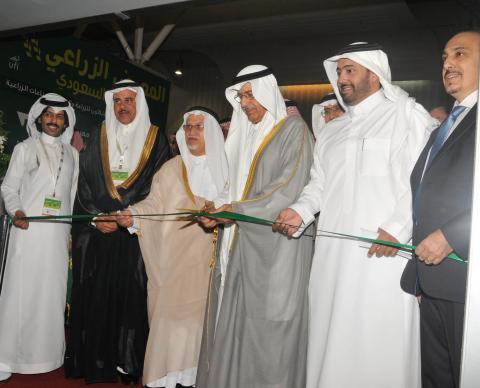 H.E. Dr. Fahd Abdulrahman Balghunaim opens Saudi Agriculture 2014 amidst major international participation