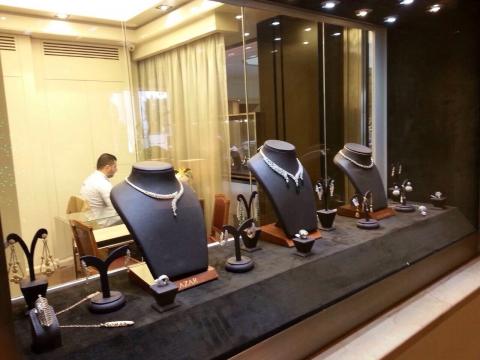 Dunes center opens a new branch of Azar Gems