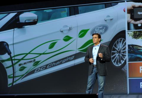FORD AT CES ANNOUNCES SMART MOBILITY PLAN AND 25 GLOBAL EXPERIMENTS DESIGNED TO CHANGE THE WAY THE WORLD MOVES