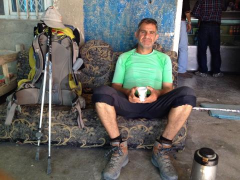 Thair Abud makes Dubai stopover en route to walking pilgrimage to Makkah