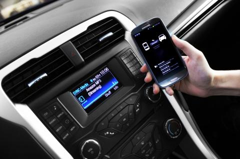 ‘Hey Mom, I’m Driving!’ Ford SYNC-Equipped Vehicles Can Help Keep Parents and Driving Kids in Sync