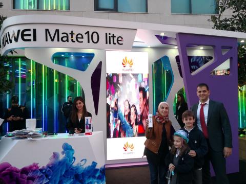 Celebrities and Moms gather to Experience The Huawei Mate 10 lite