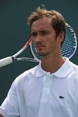 LACOSTE WELCOMES DANIIL MEDVEDEV IN THEIR TEAM