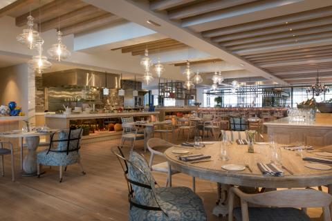 Life is Magnifique at Bleu Blanc Oysters & Grill with the All-New La Belle Vie Brunch and Grill & Grape Wednesdays
